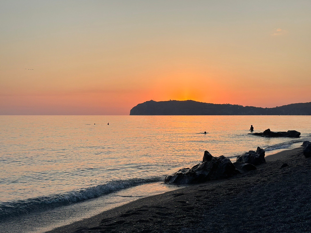 Spiaggia del Troncone景点图片