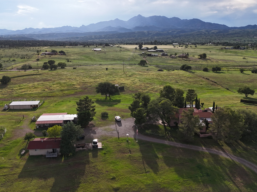 Xanadu Ranch GetAway / Private Guest Rooms / Guest Ranch & Horse Motel主图