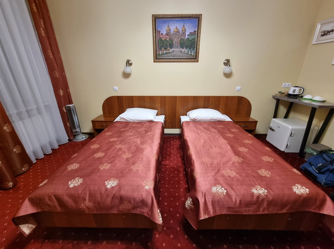 库斯特米酒店主图