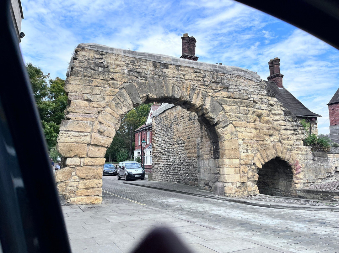 Newport Arch景点图片