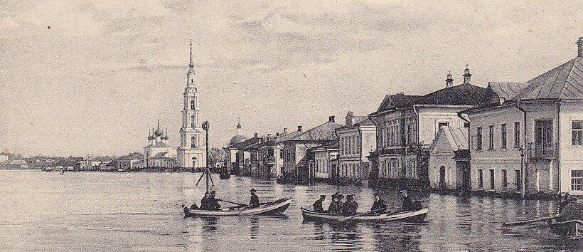 Nikolsky Cathedral Bell Tower景点图片