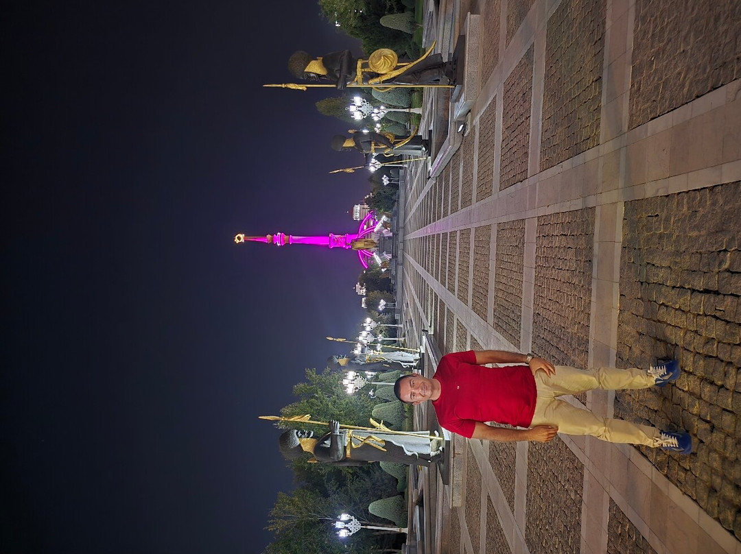 Turkmenistan Independence Monument-阿什哈巴德必去景点