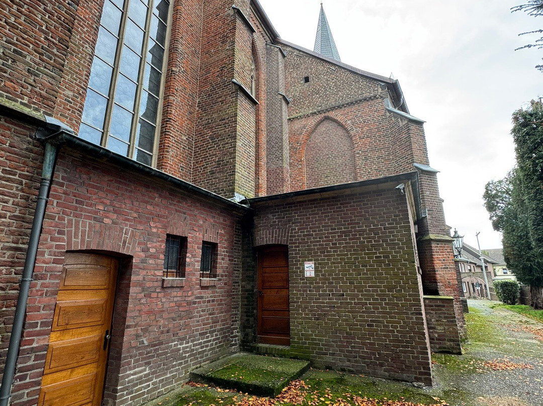 Pfarrkirche St. Mariae Himmelfahrt Bracht景点图片