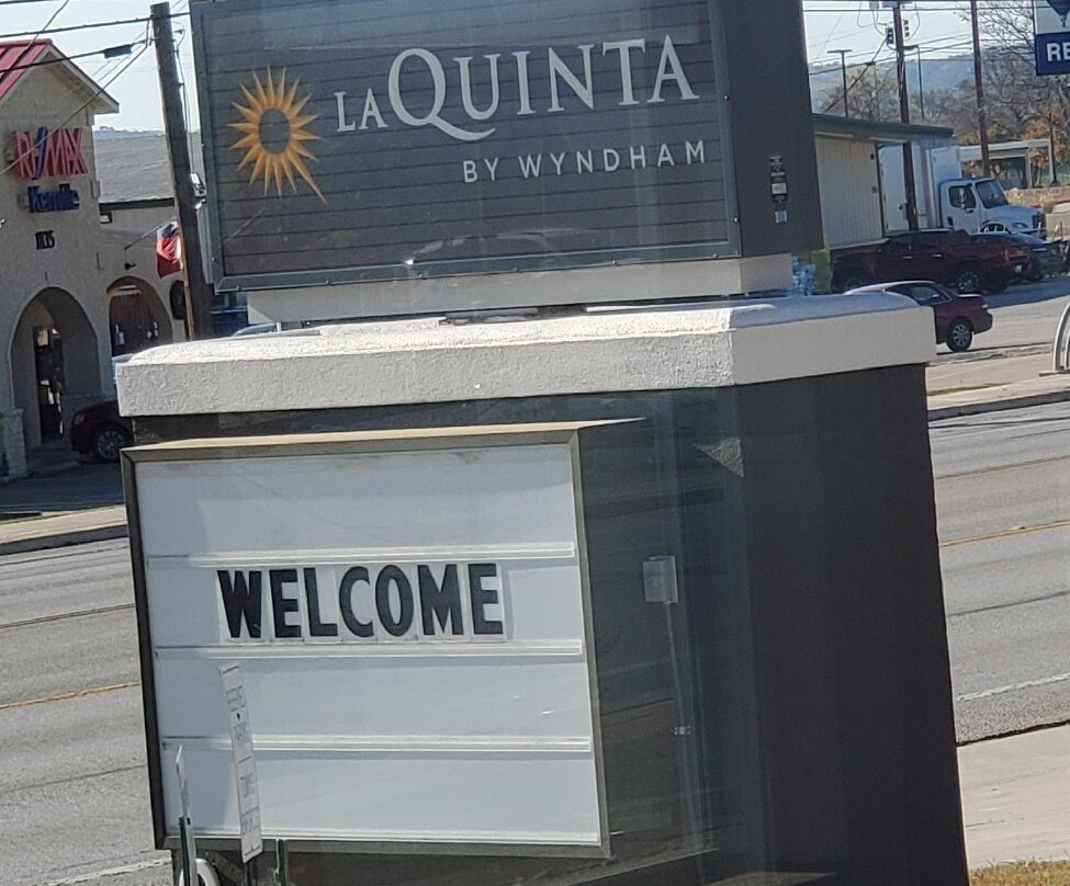 La Quinta Inn & Suites by Wyndham Kerrville主图