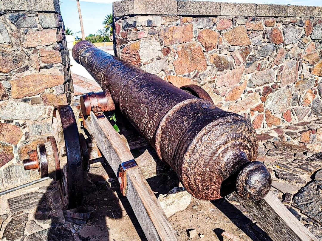 普埃塔休达德拉-科洛尼亚·德尔萨克拉门托城必去景点