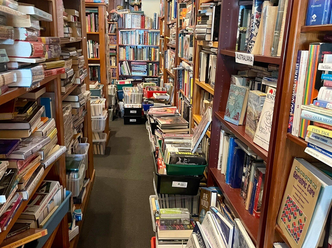 Armstrong Books-莱克斯恩特伦斯必去景点