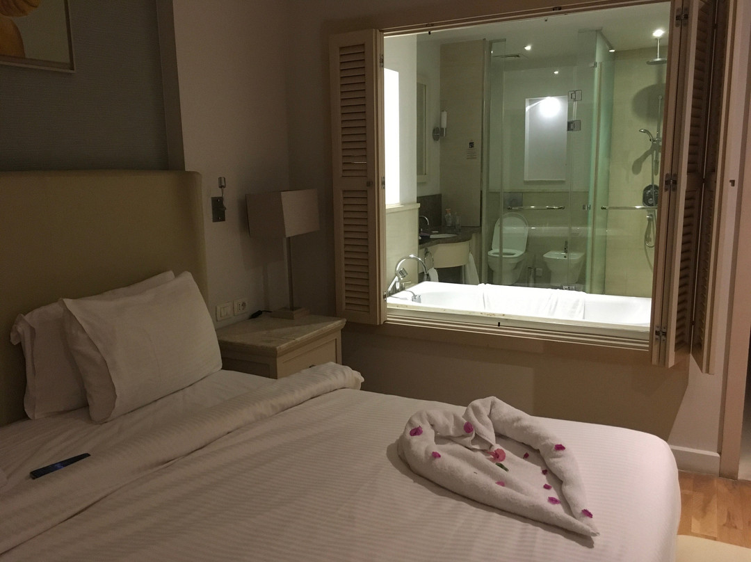 萨尔哈什古宫度假酒店主图