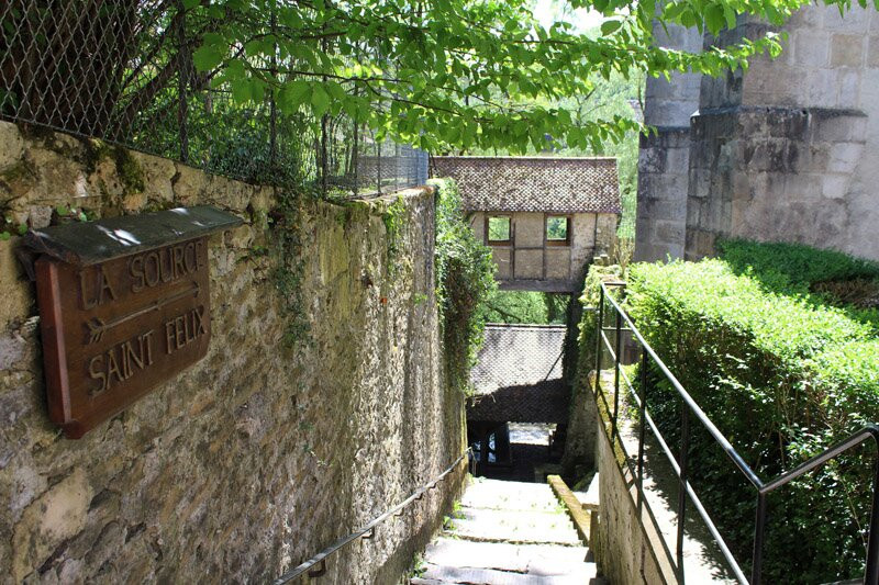 Fontaine Saint Felix-Le Pont de Beauvoisin必去景点