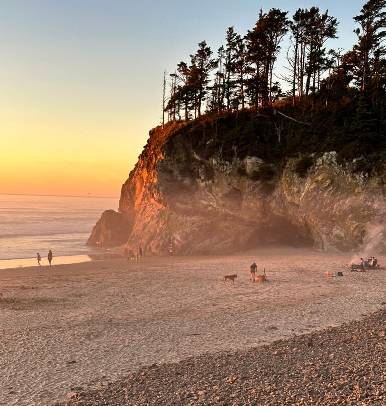 Hug Point State Park-坎农比奇必去景点