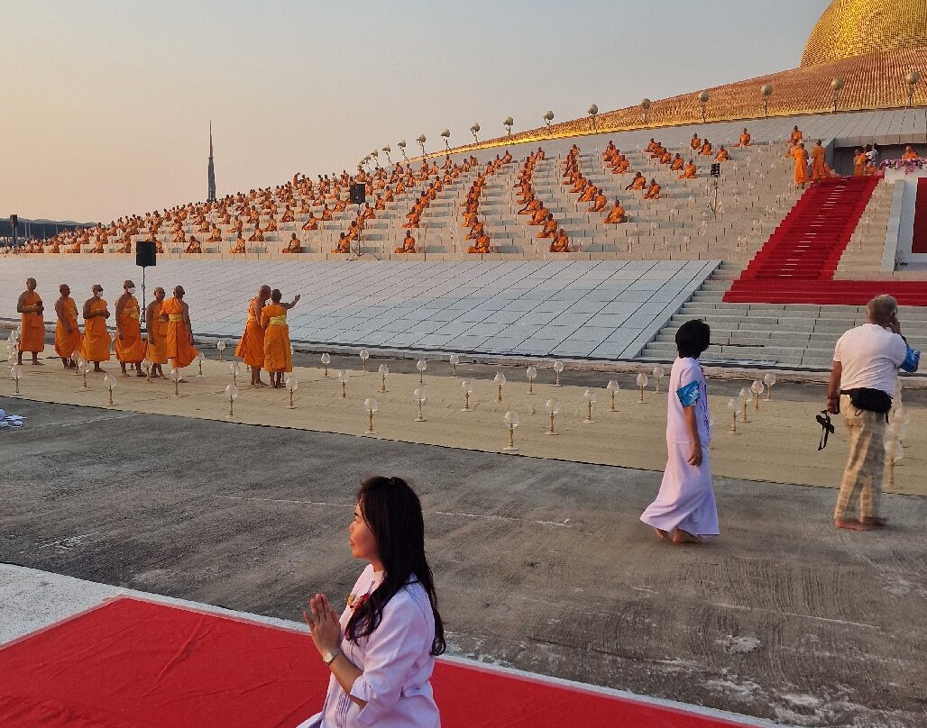 Wat Phra Dhammakaya-空銮必去景点