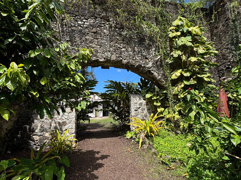 Hidden Treasures Hikes-St. George's必去景点