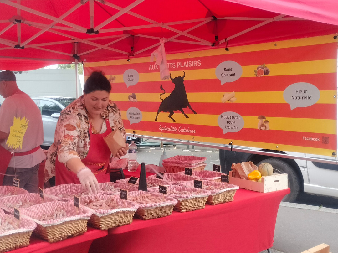 Marché Dominical De Caen