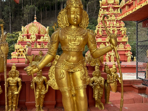 Kandy Hotels  Cars-康提必去景点