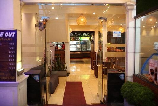 Sensuchi Cafe Weliweriya