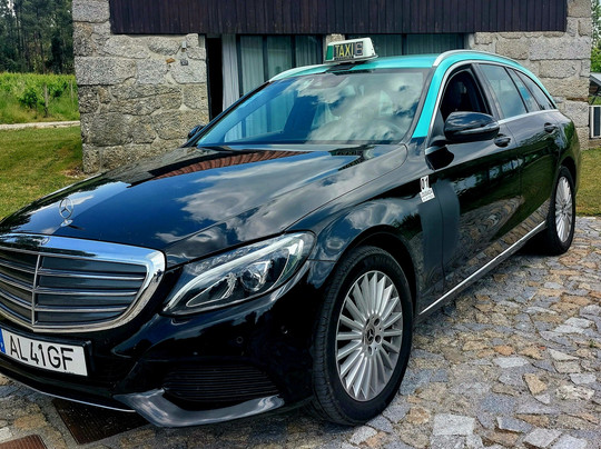 Lousataxi, transferes e roteiros turísticos