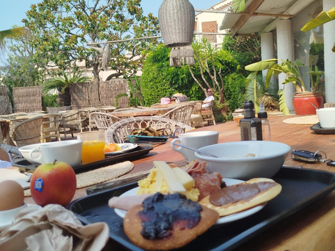 戈若普 - 戈蒂勒酒店主图