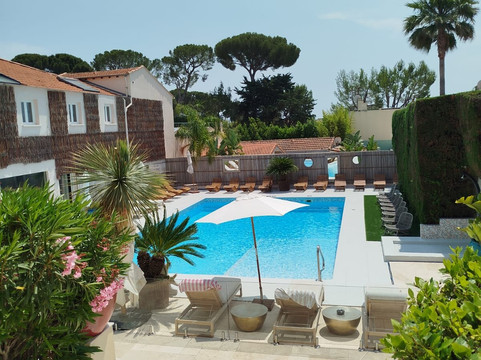 戈若普 - 戈蒂勒酒店主图