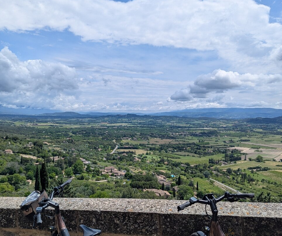 Luberon Biking-Velleron必去景点