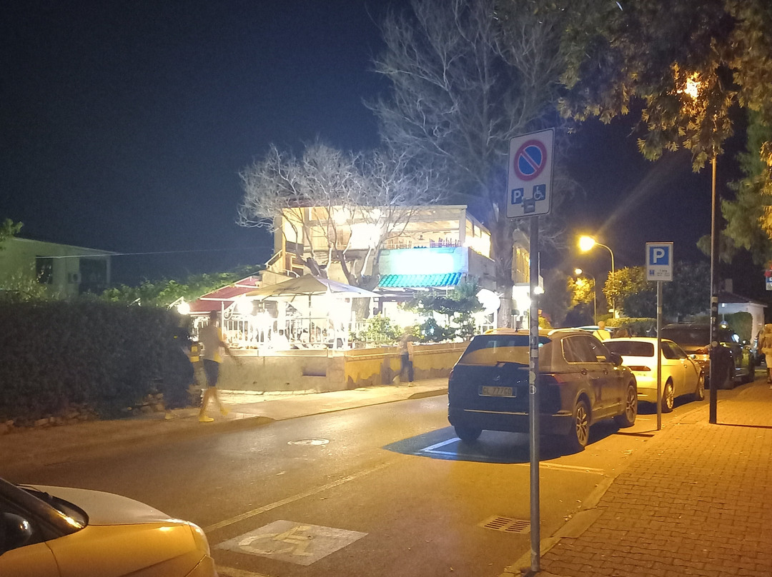 新缇拉酒店主图