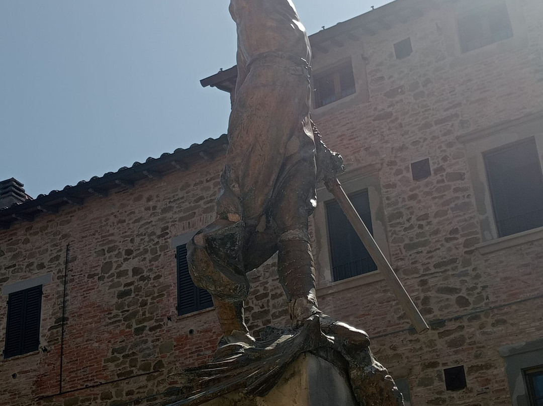 Monumento Ai Caduti-Castel Rigone必去景点