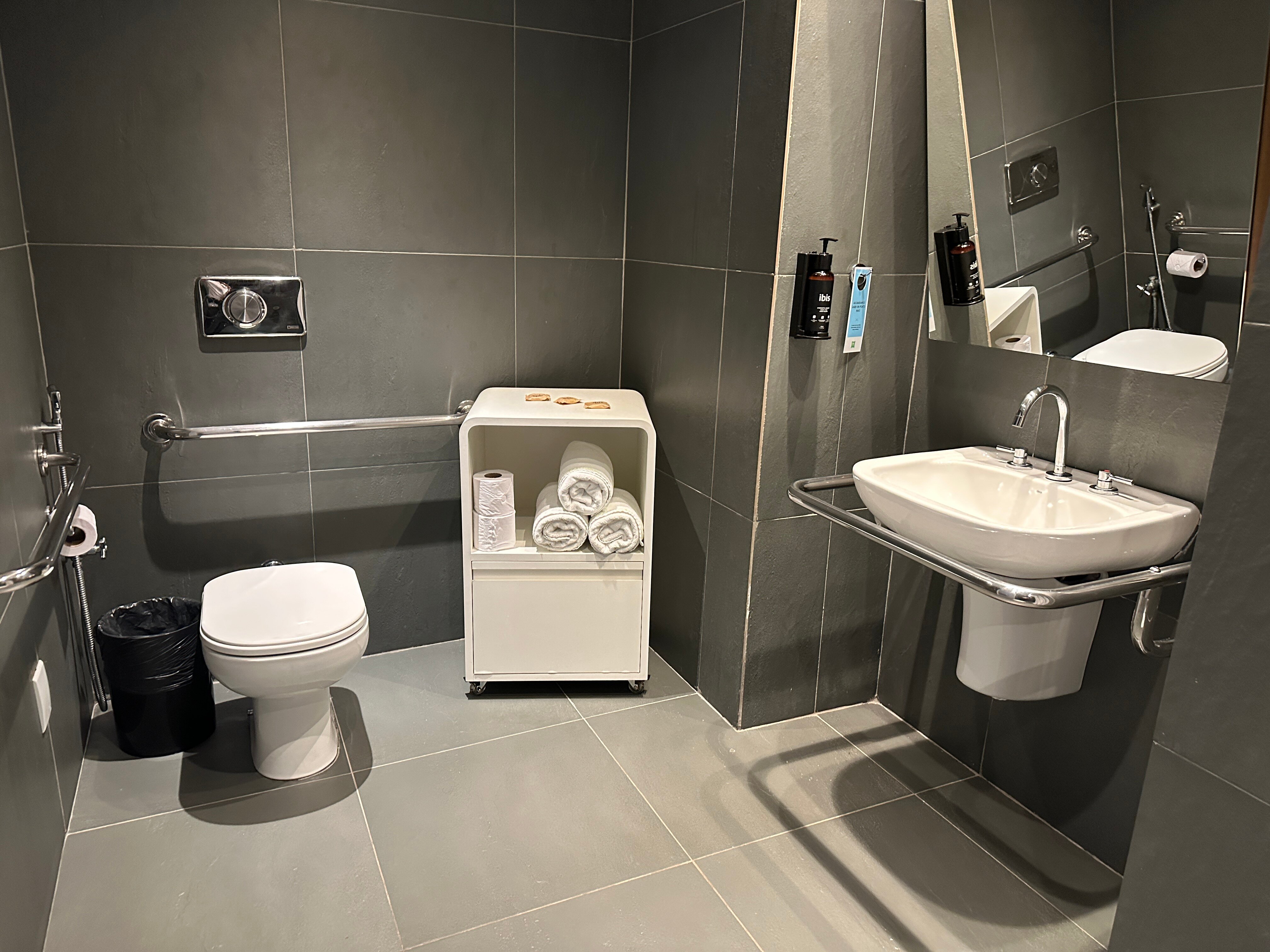 宜必思尚品博阿维斯塔岛酒店-浴室