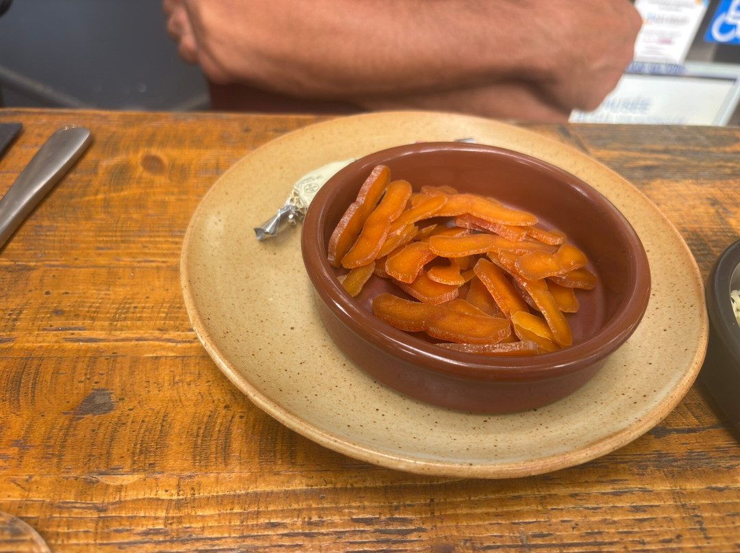 Les Domaines Qui Montent Arles