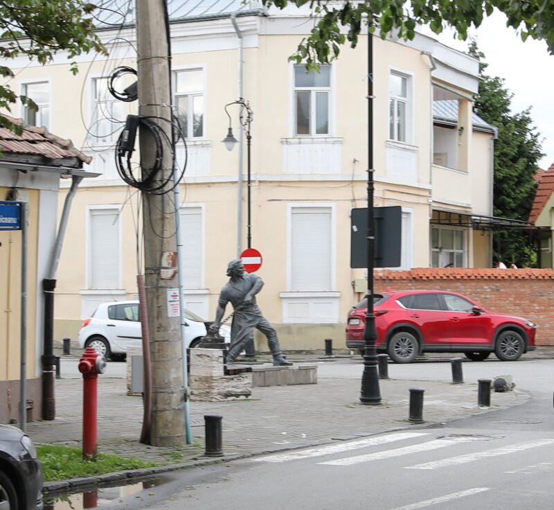 Georg Pfaffenbruder Statue-Bistrita必去景点