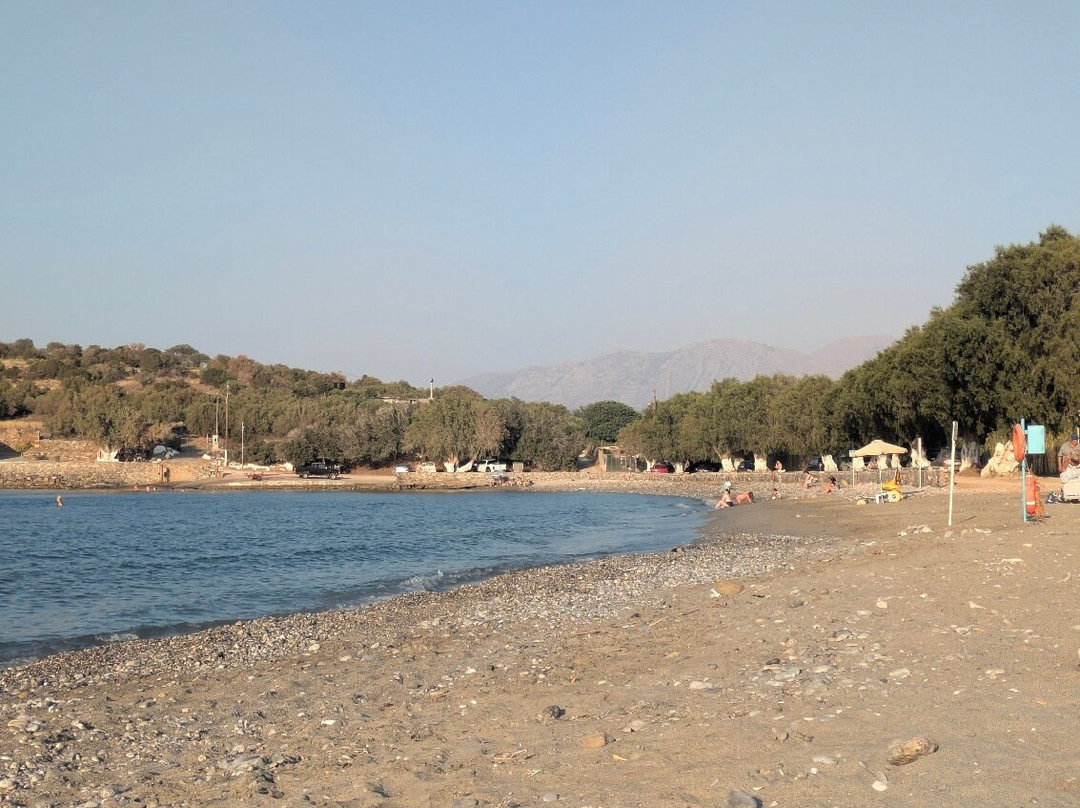 Agios Panteleimonas Beach-Istron必去景点