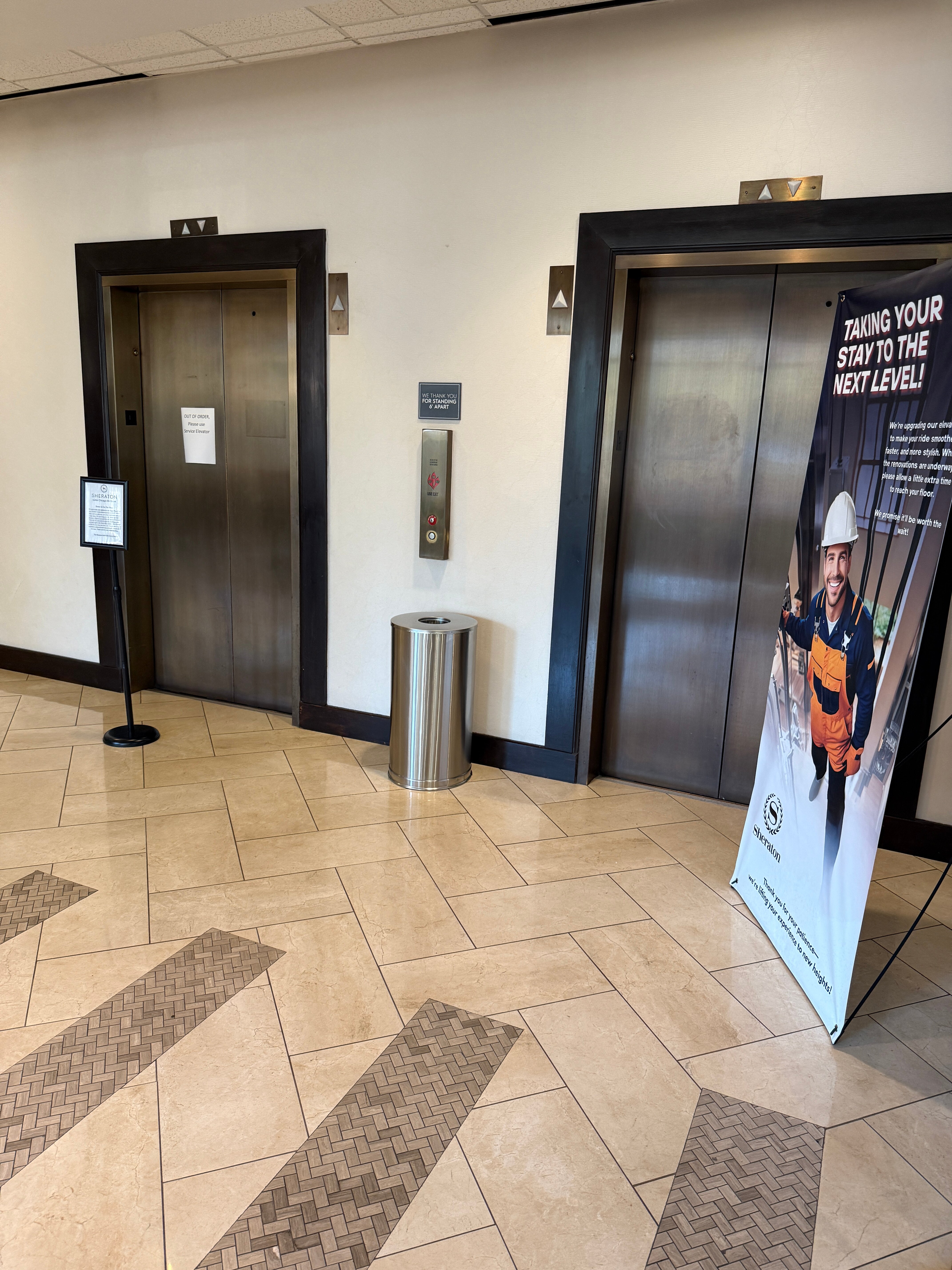 Sheraton Suites Chicago Elk Grove-浴室