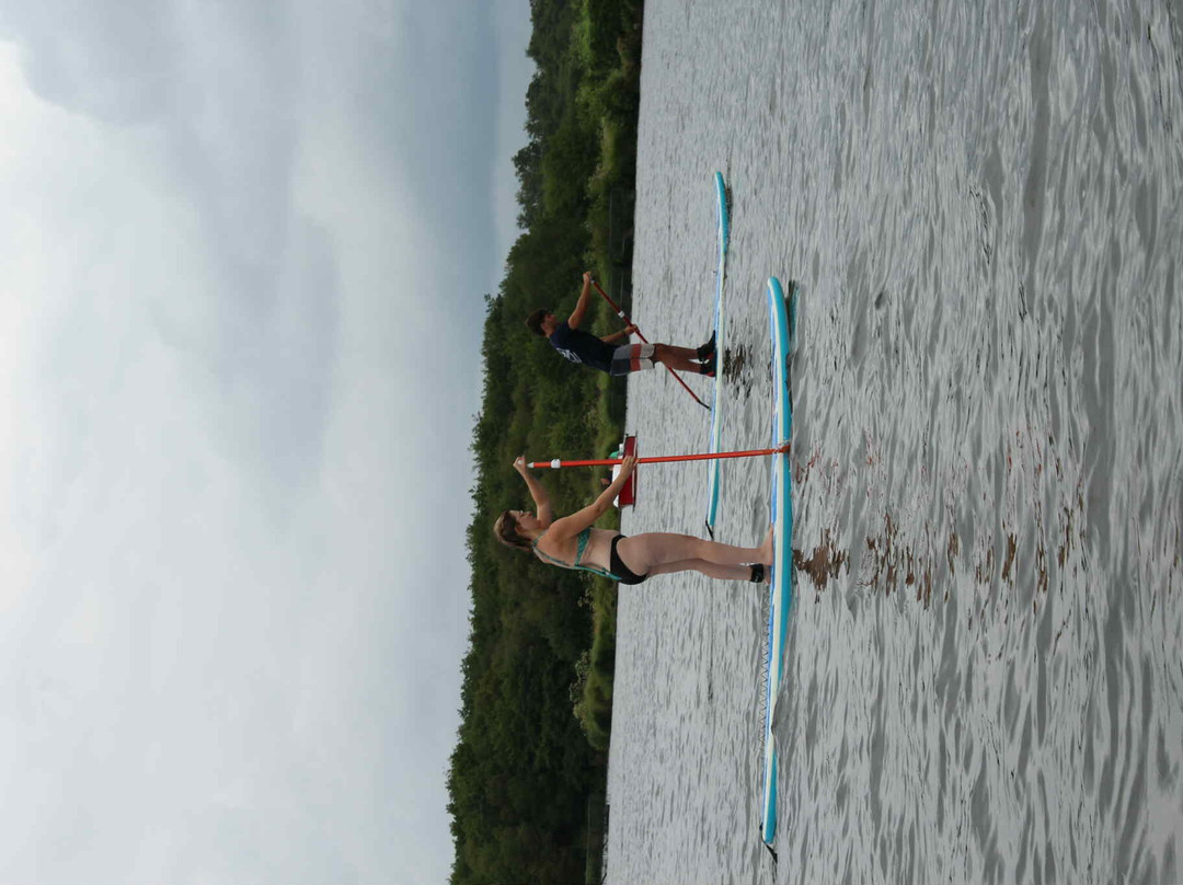 Canoe Surfing-Leon必去景点