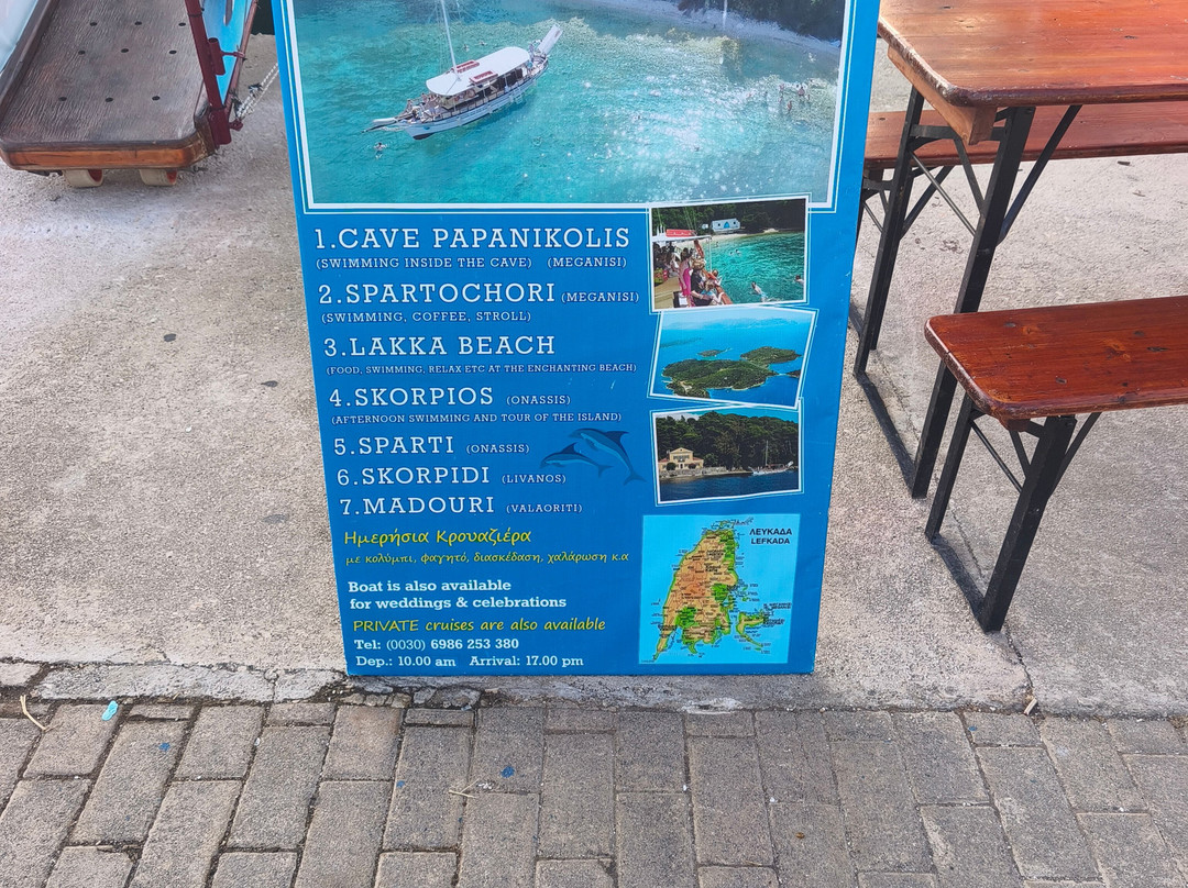 Papanikolis Cruise Boat-Nidri必去景点