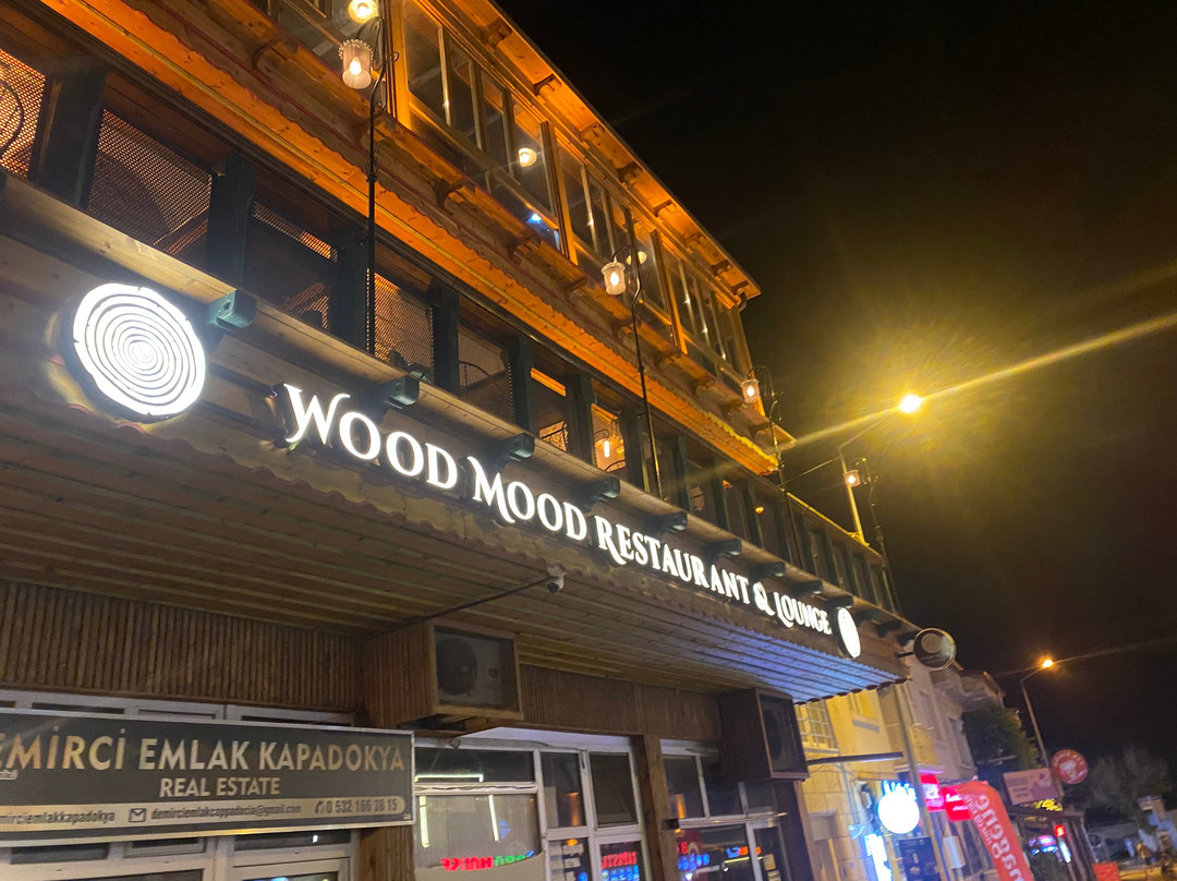 Wood Mood Restaurant & Lounge