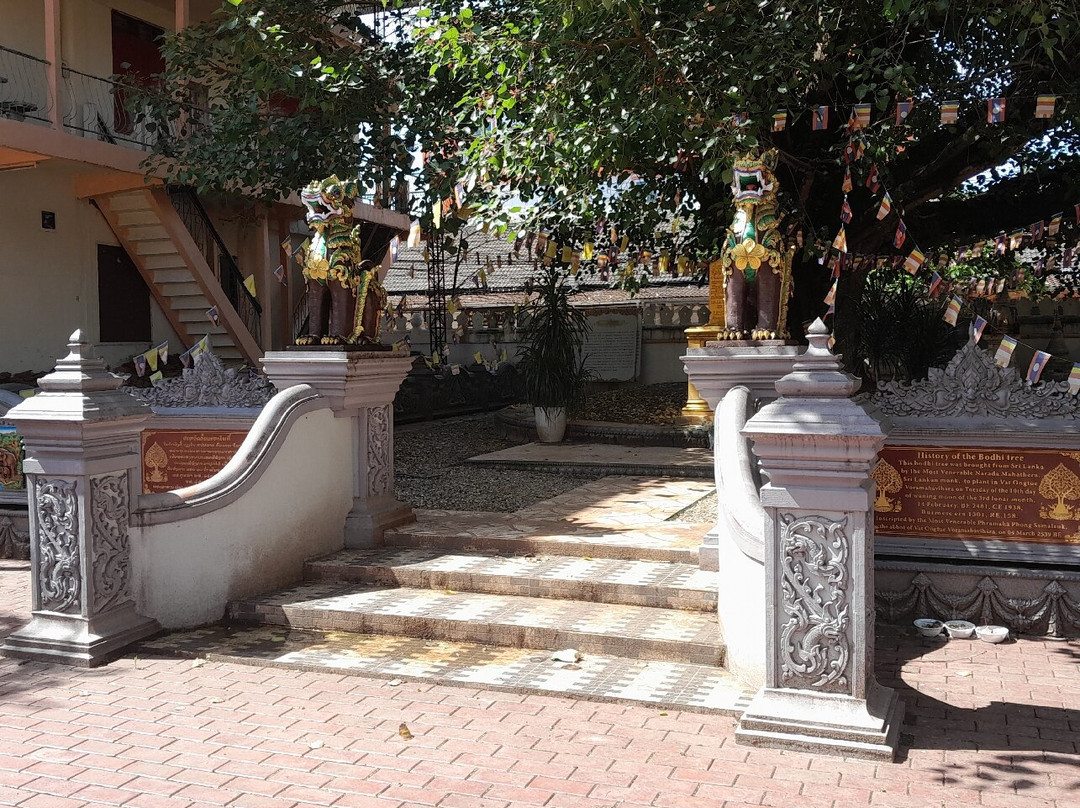 Wat Ong Teu-万象必去景点