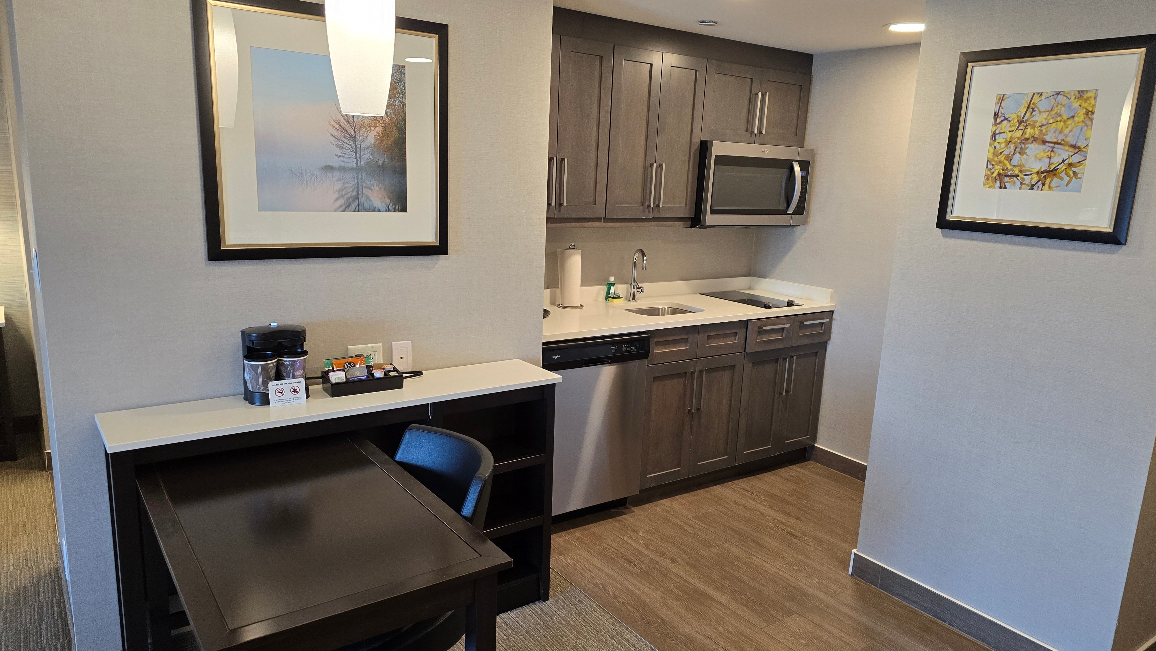 Homewood Suites by Hilton Ottawa Airport-客卧