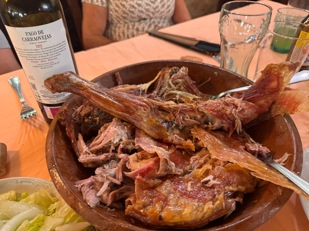 Hortiguela酒店住宿-Tres Coronas de Silos