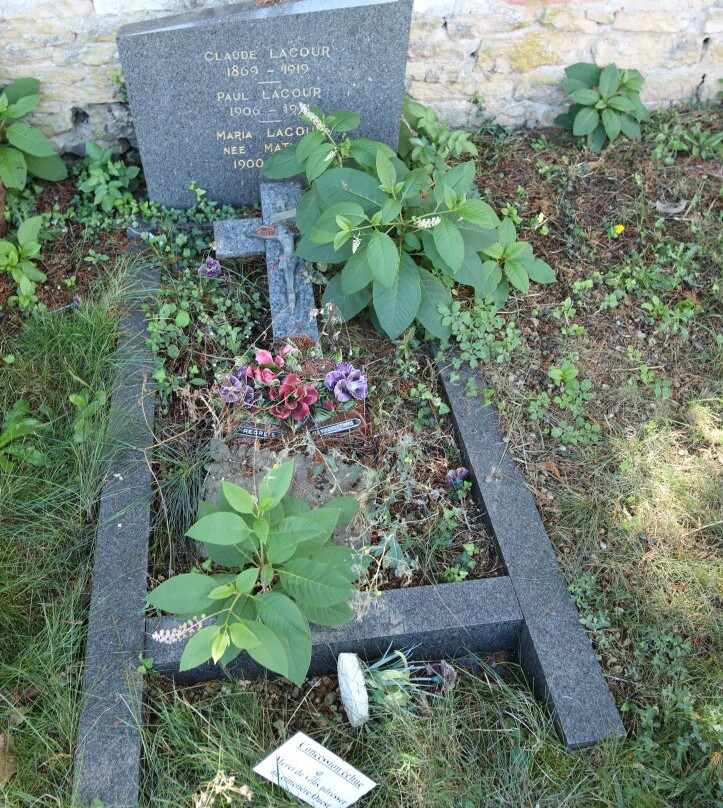 Cimetière De L'est-索恩河畔沙隆必去景点
