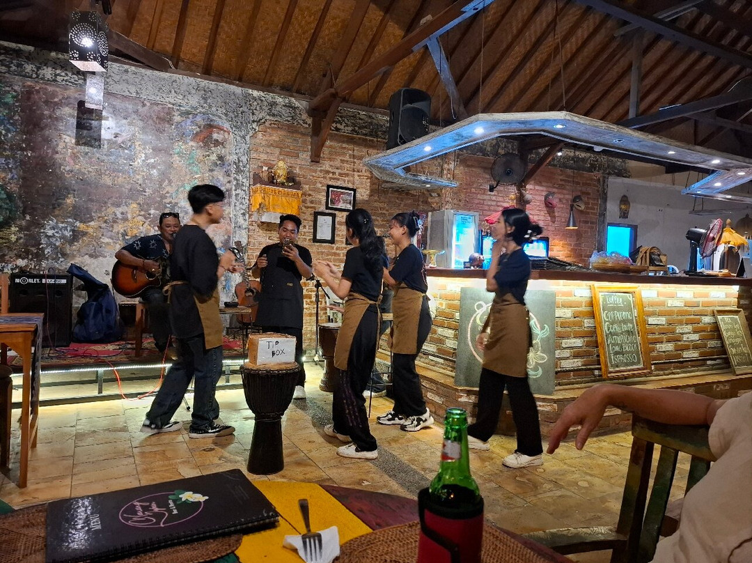 Lovina warung jepun bar & resto