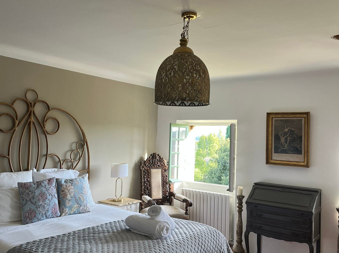 Chateau Saint-Pierre De Mejans-Puyvert必去景点