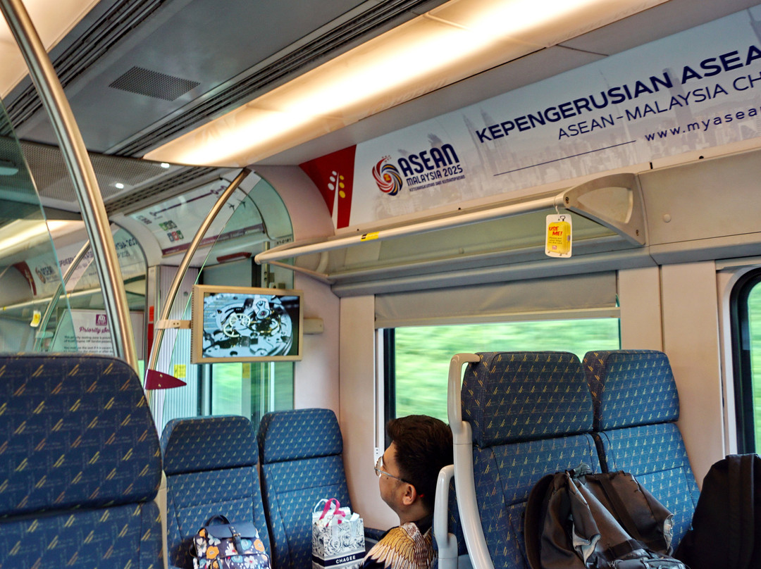 吉隆坡机场快铁-吉隆坡必去景点