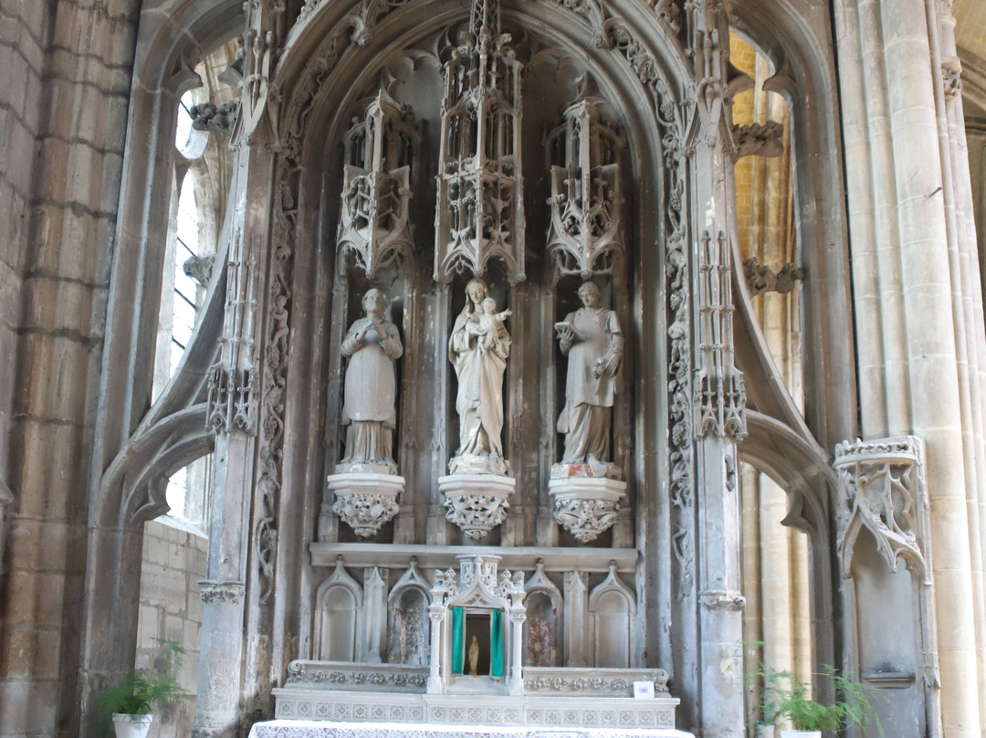 Collegiale Notre-Dame-et-Saint-Loup-Montereau-Fault-Yonne必去景点