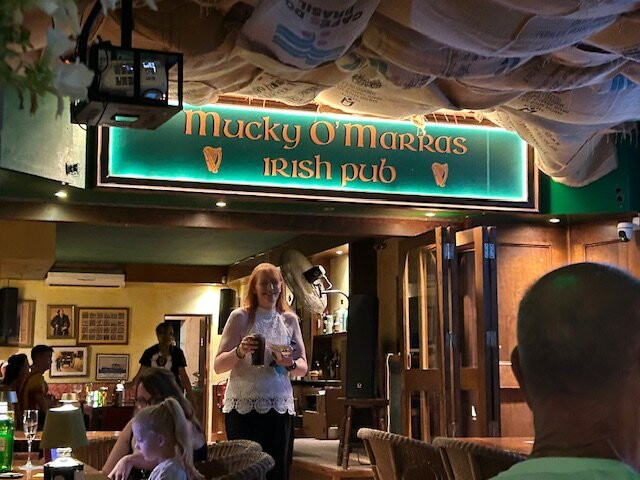 Mucky O'Marras Irish Bar-阿尔库迪亚港必去景点