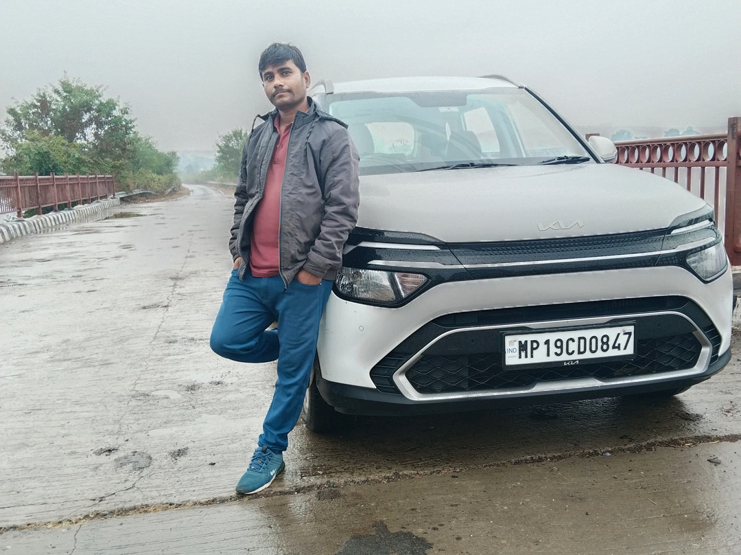 Jitendra Singh Tour Operator Service