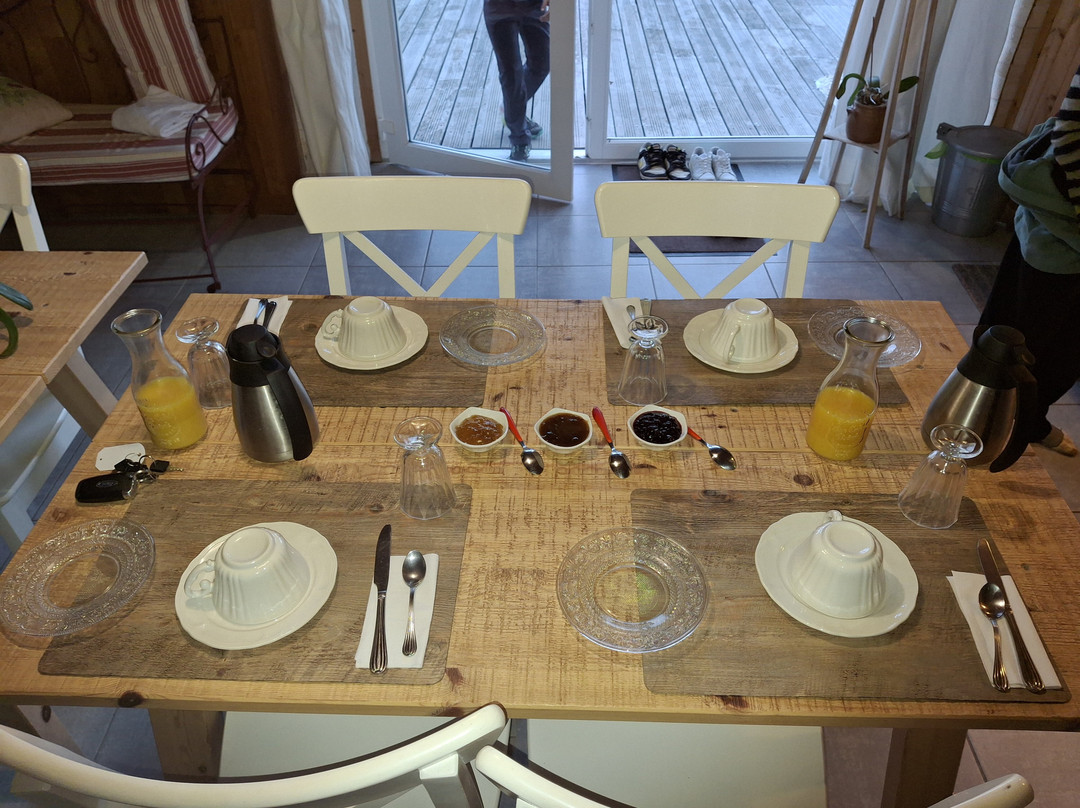 Saint-Dier-d'Auvergne酒店住宿-Le Jardin Des Pierres Brunes