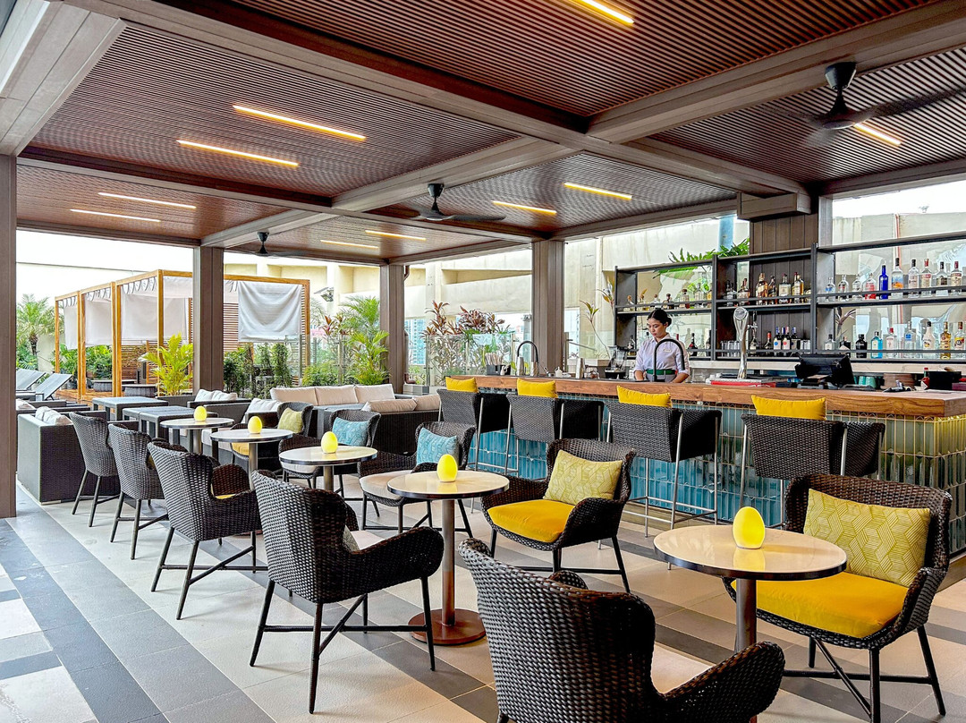 Oz. Bar