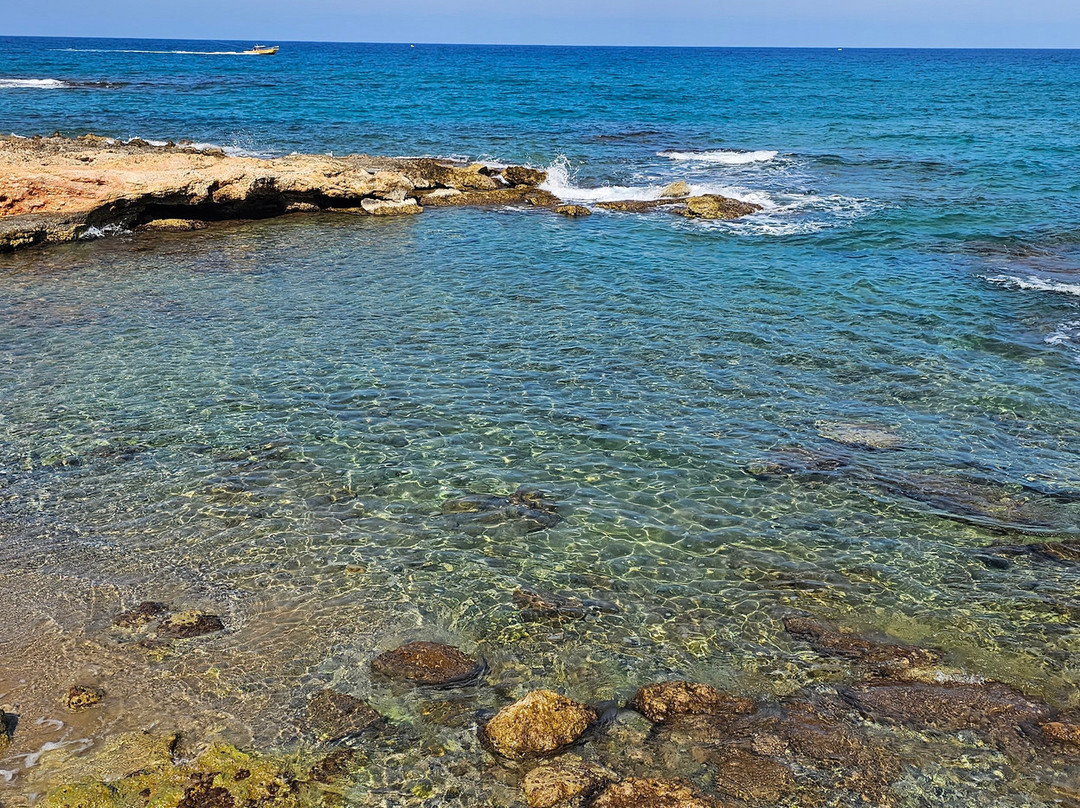 Stena beach-马塔拉必去景点