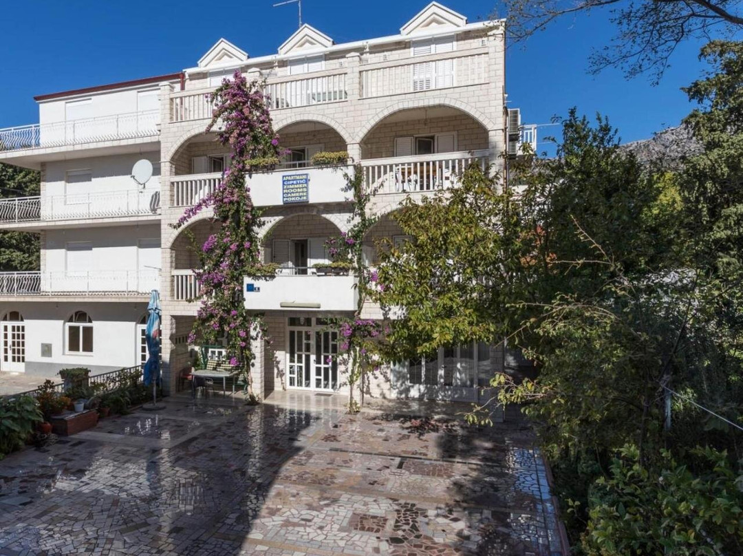 Apartments Dino