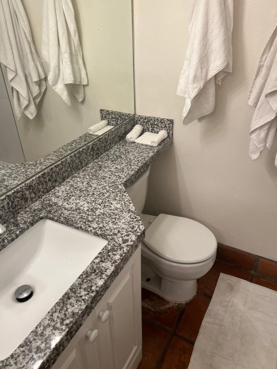 阿纳海姆胡椒树精品厨房公寓酒店-浴室