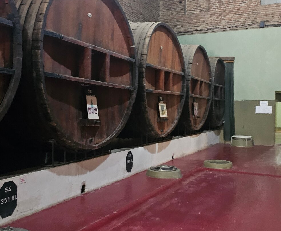 Bodega la Caroyense-Colonia Caroya必去景点