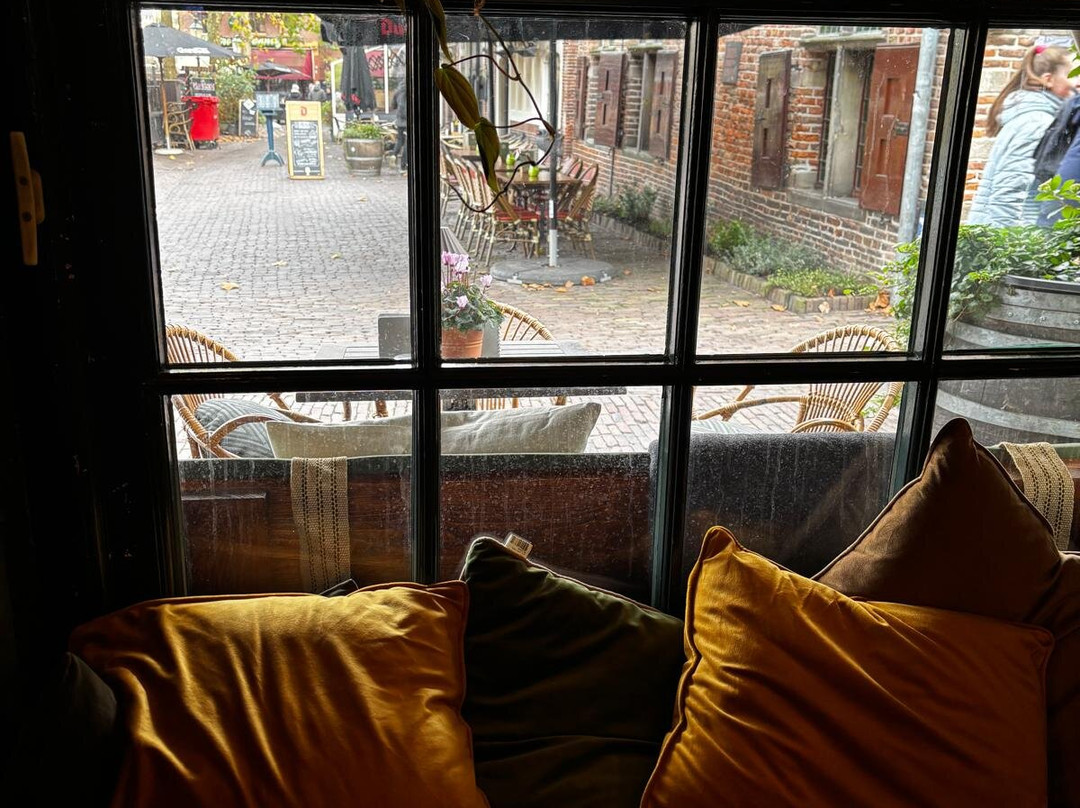 Long John's Pub & Hotel主图