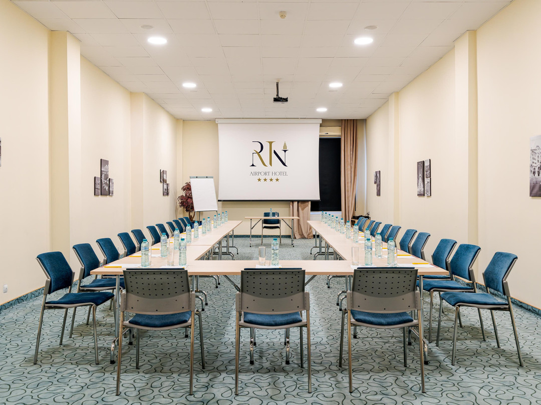 RIN机场酒店主图